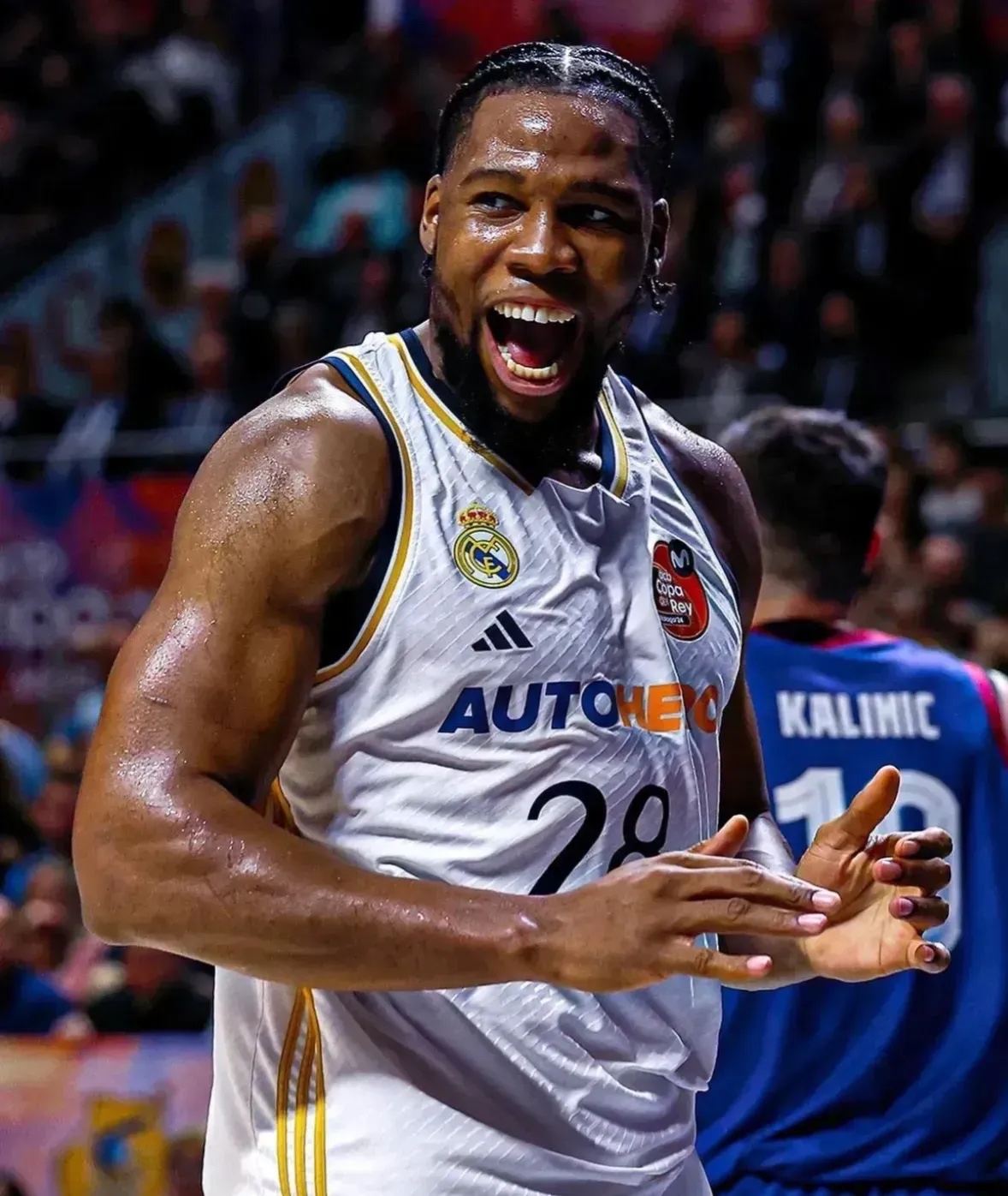 凤凰官方网站 -亚冠关键时刻再迎强敌；费城76人防线松动；主帅态度：更衣室稳定；高层口径保持一致的简单介绍