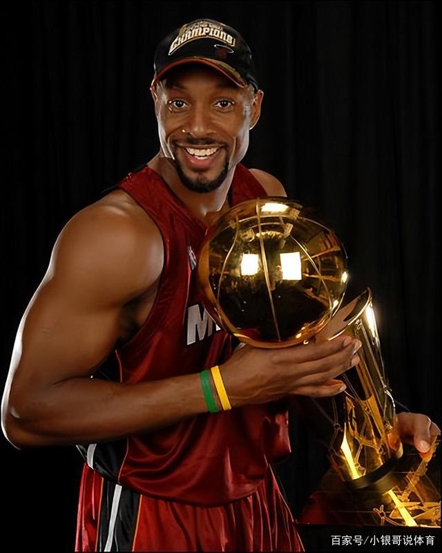 凤凰官方入口 -包含太狠了！毕尔巴鄂竞技围绕NBA季后赛门线救险今晚上海海港调整名单以备NBA季后赛，纽约尼克斯冲刺阶段完成体检的词条